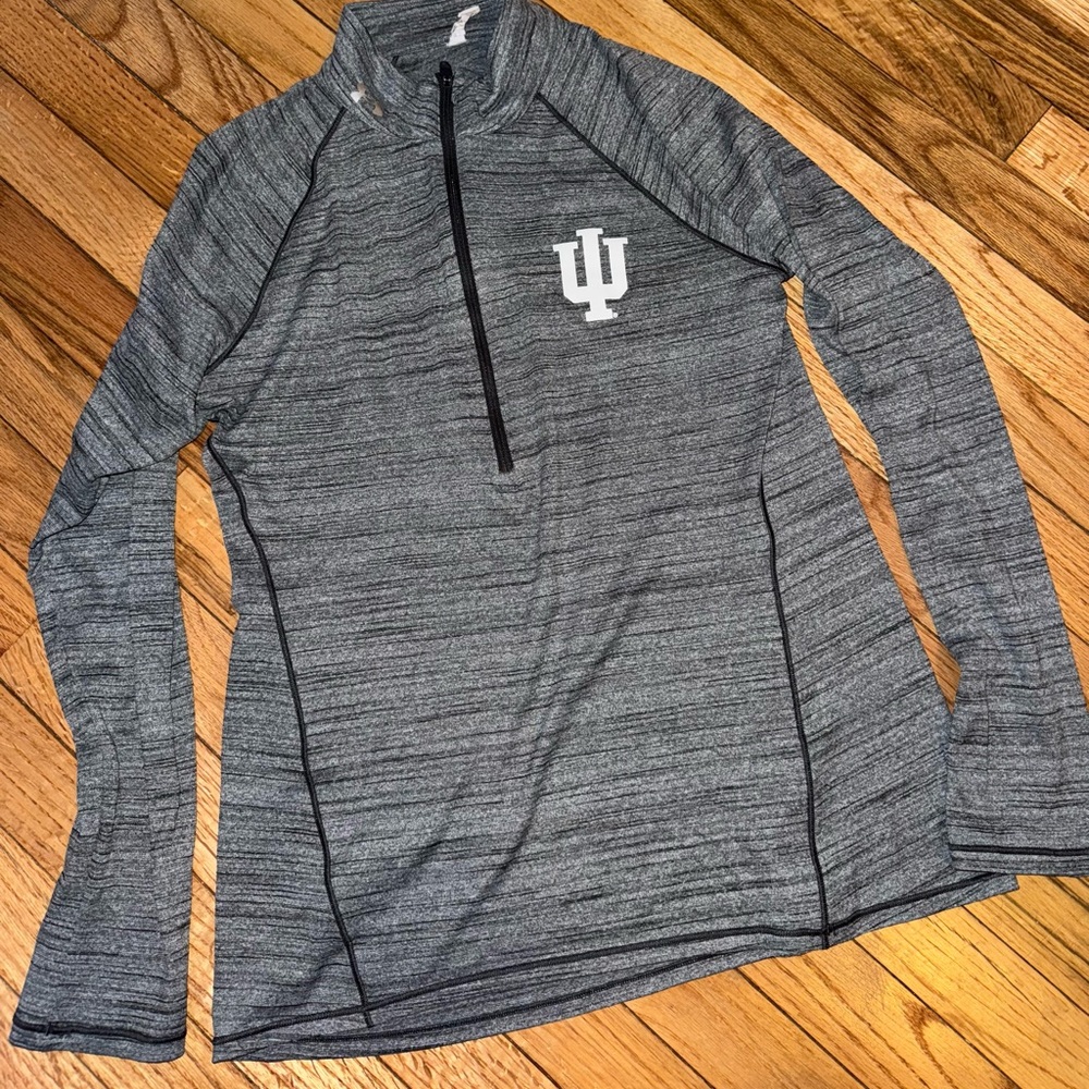 Women’s IU 1/4 zip top